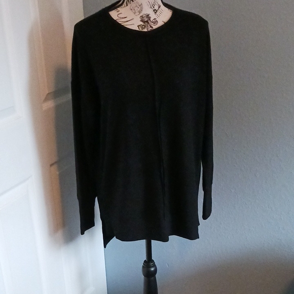 Gibson Sweaters - NWT - Gibson  Black Women's Sweater - Size M